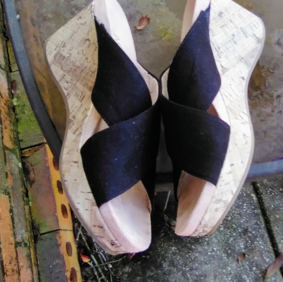 Life Stride cork bottom slip-ons - Picture 4 of 5